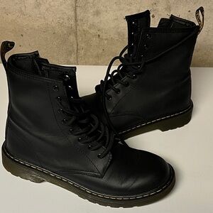 Youth/Kids Black Dr. Martens Lace-Up Boots size 5